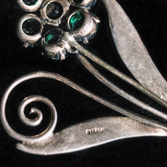 Vintage Floral Brooch Green Rhinestone Sterling Silver with Bar Pin Clasp - Picture 5 of 8